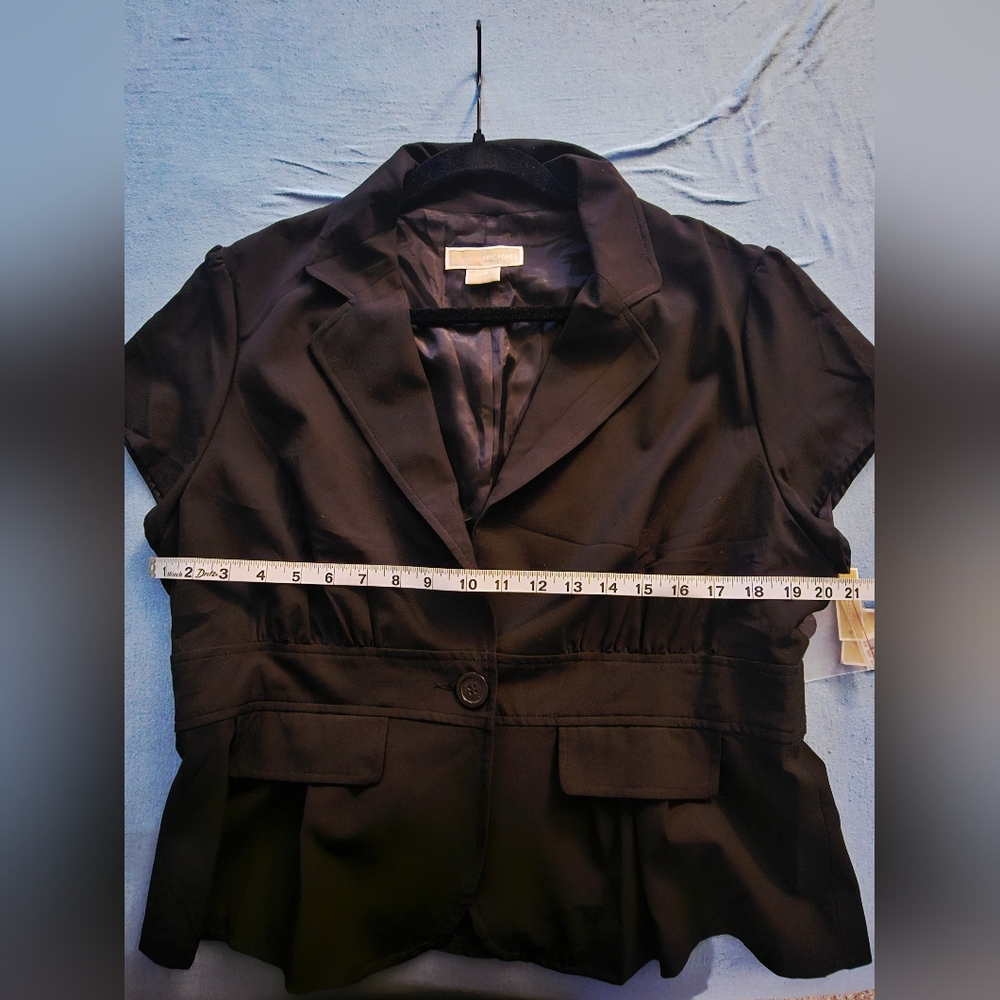 Women's Michael Kors Short-Sleeved Blazer - Picture 9 of 10